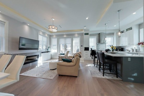 iGuide in 898 W 24th Ave, Vancouver, BC