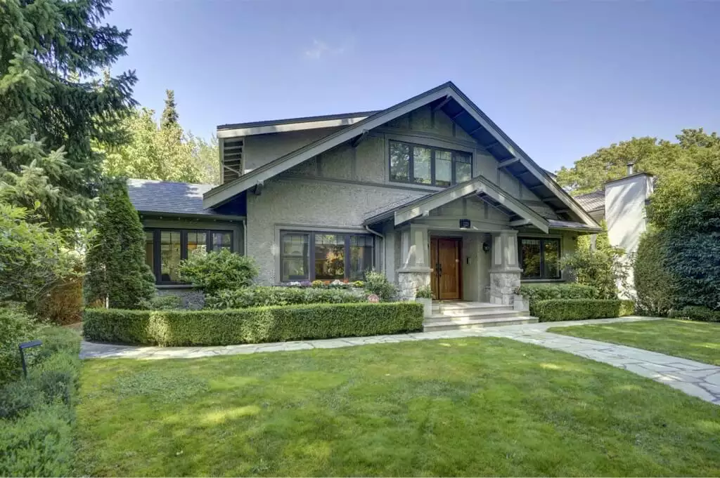 Photography in 1323 W 26th Ave