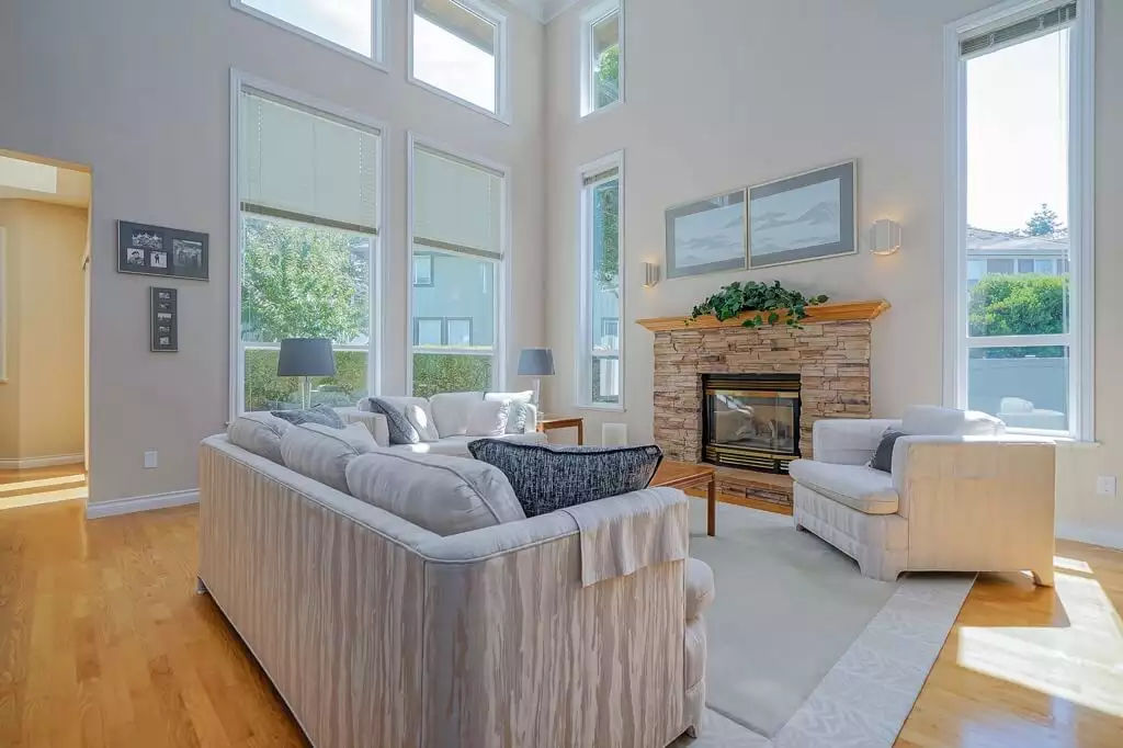 Photography in 14391 17B Ave