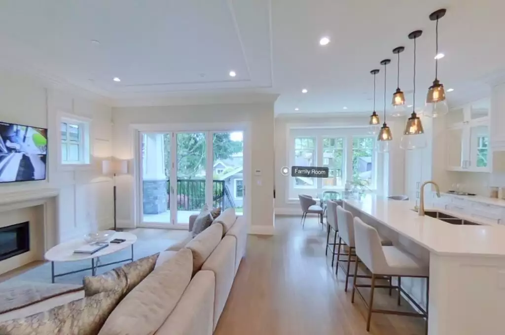 360 virtual tour in 3828 W 35 Avenue