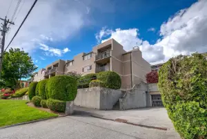Photography in 309-1103 Howie Avenue, Coquitlam